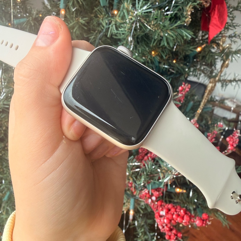 Apple Watch SE (2nd Gen) - Picture 3 of 7